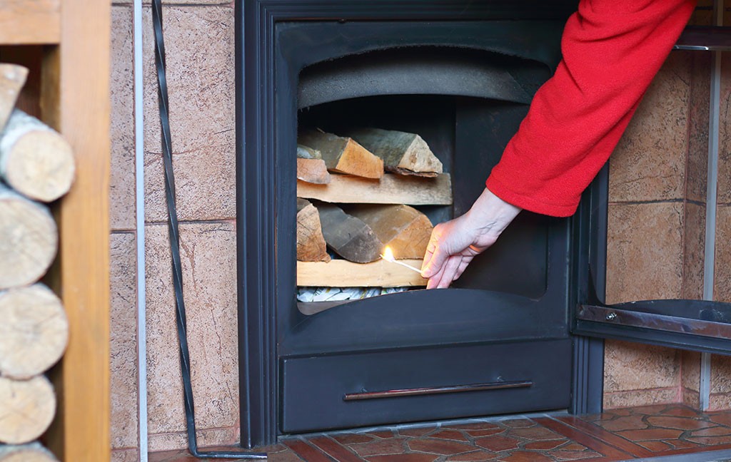 Verovering verteren leraar Eerste keer open haard gebruiken: hoe kan ik het beste mijn open haard of  kachel aansteken? - Haardhout Golden Flame