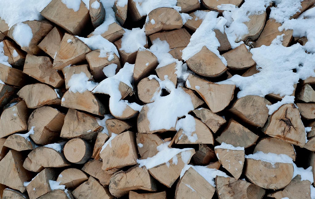 Wat te doen met overtollig haardhout na de winter?